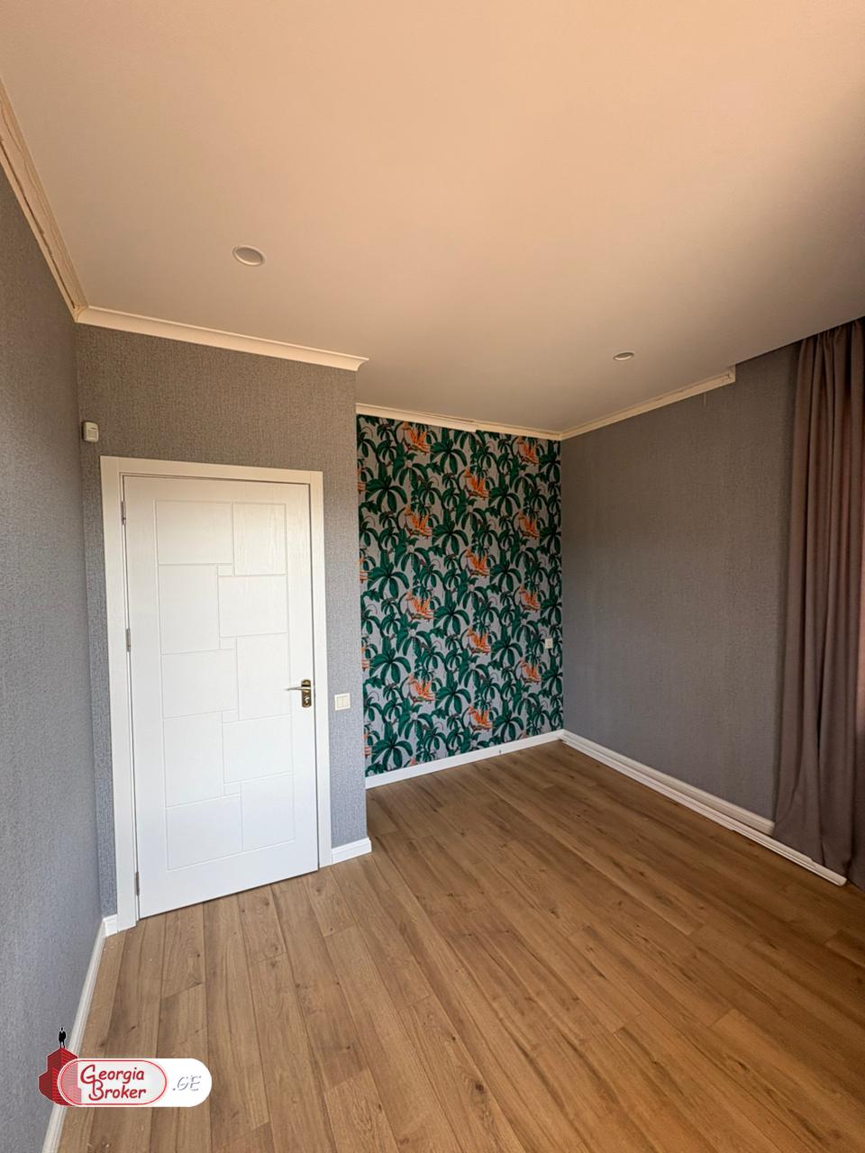 nearly repaired 12-room house for sale